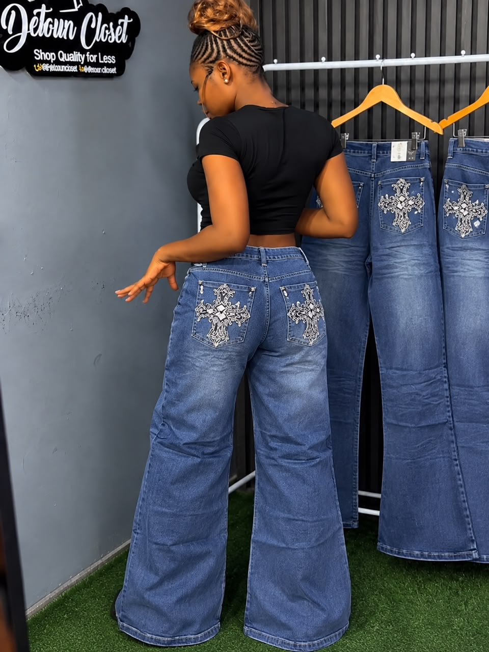 Cross-Back-Pocket Wide Jeans